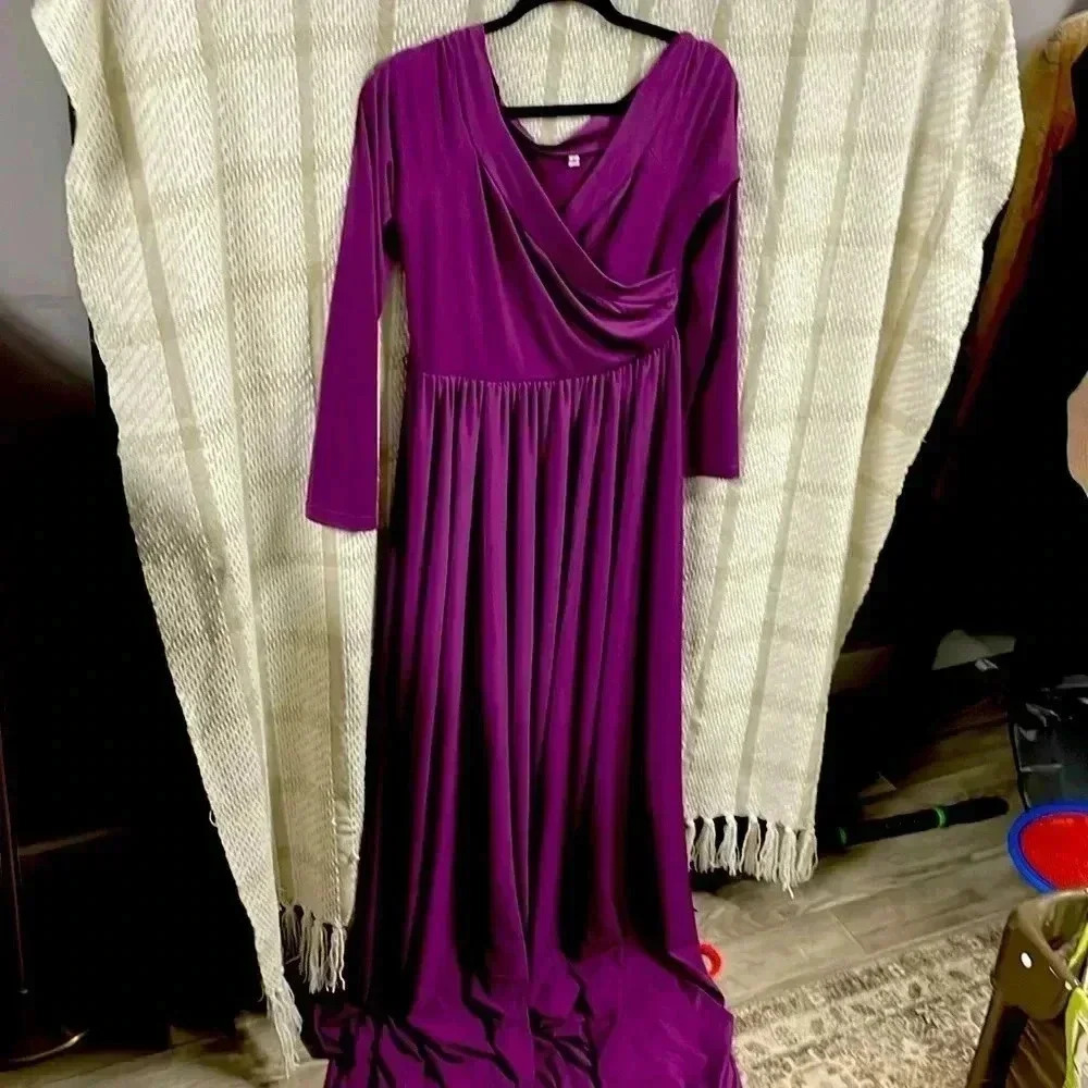 Photo pregnancy dress size medium. Purple. Long sleeve. Used great condition